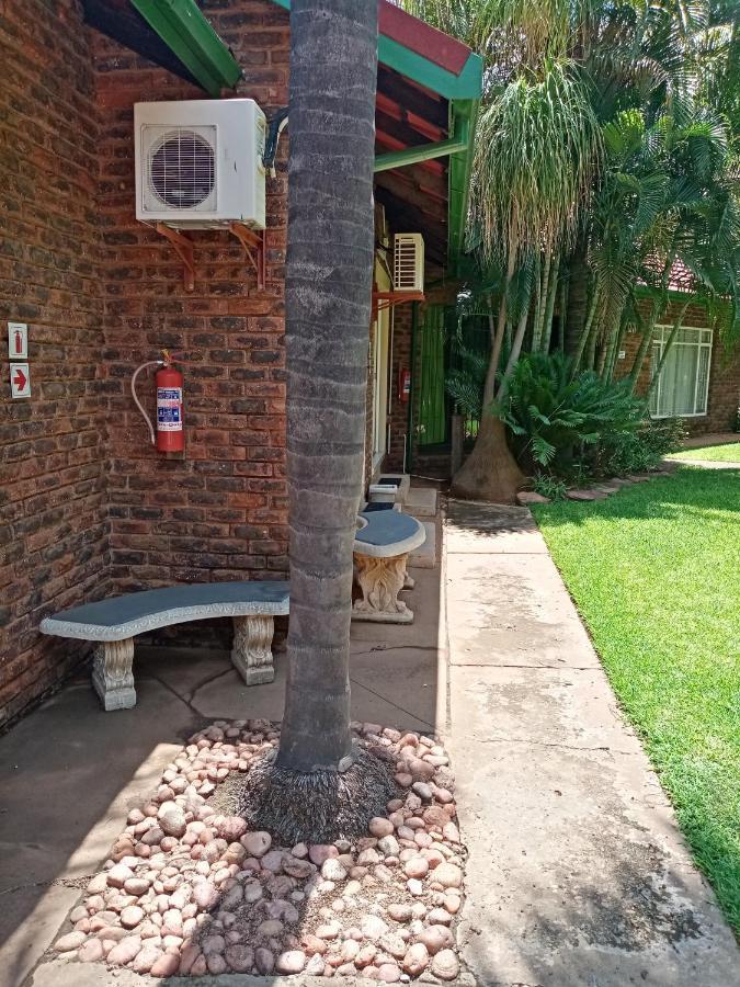 De La Rose Guesthouse Lephalale Exterior foto