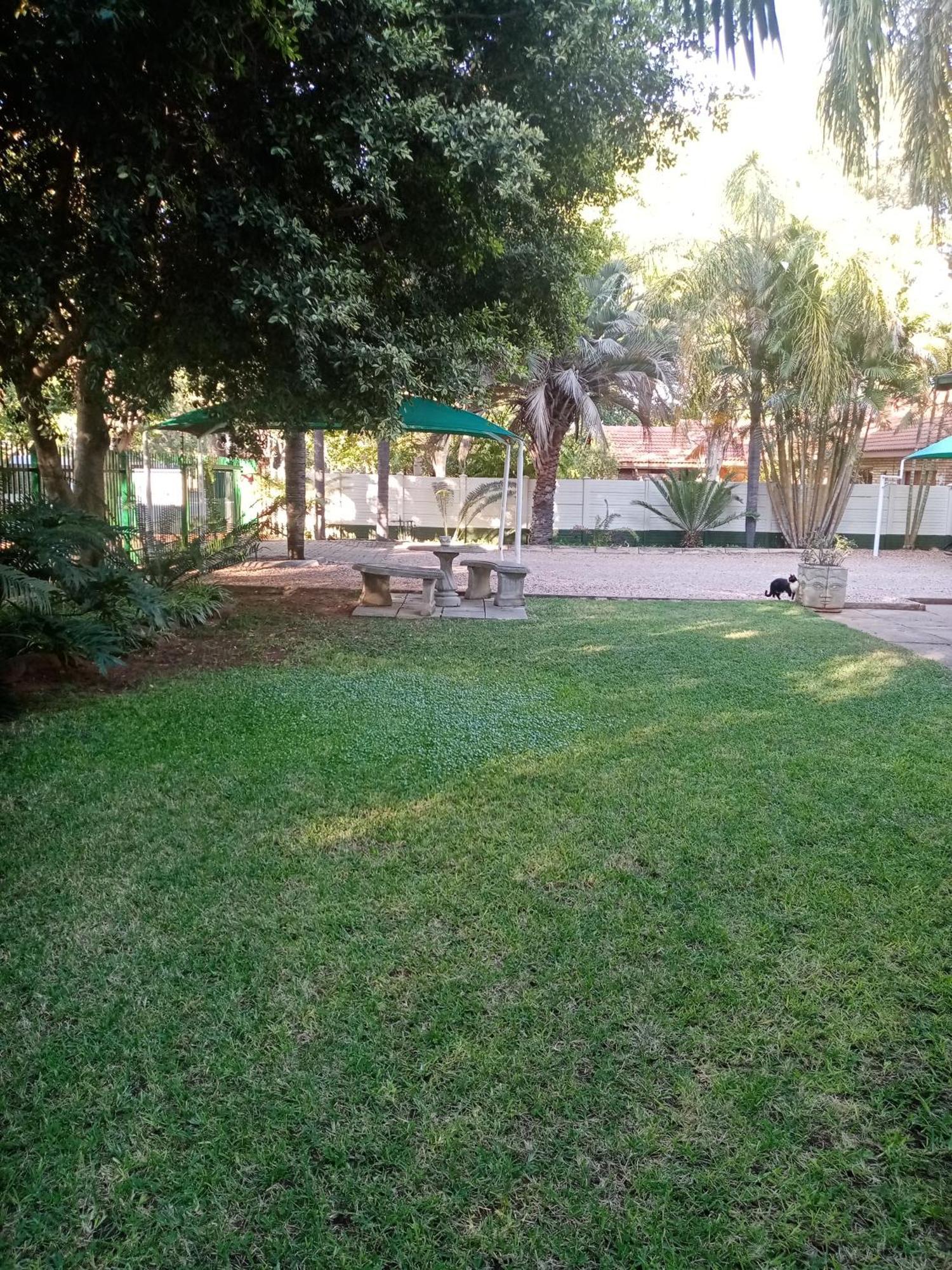 De La Rose Guesthouse Lephalale Exterior foto